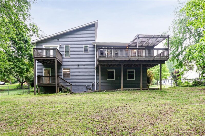 Building Photo - 4065 Maxanne Dr NW