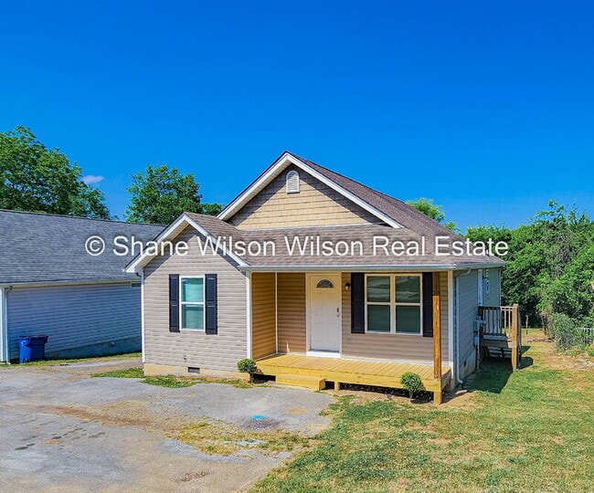 Building Photo - 110 2nd St