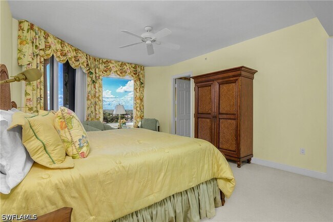 Building Photo - 8787 Bay Colony Dr