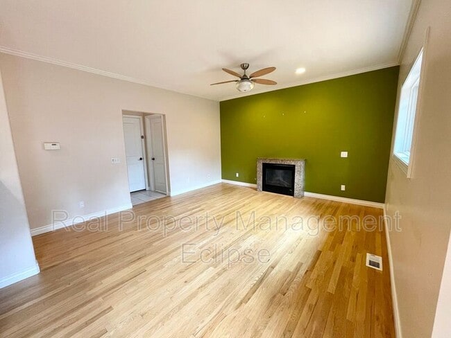 Building Photo - 315 N 155th St