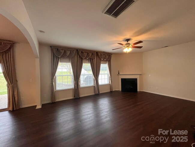 Building Photo - 14007 Highland Meadow Rd