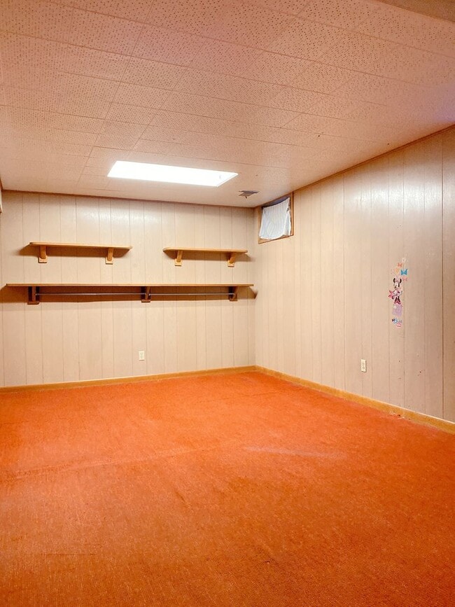 Building Photo - A wonderful 4-bedroom house in the Benson Gardens area - near Walmart Neighborhood Market, Asian ...