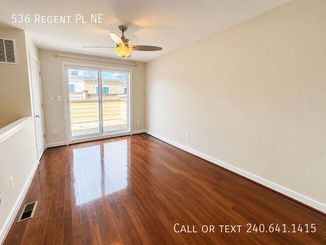 Building Photo - 536 Regent Pl NE