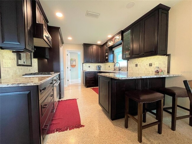 Building Photo - 17045 Dolphin Dr