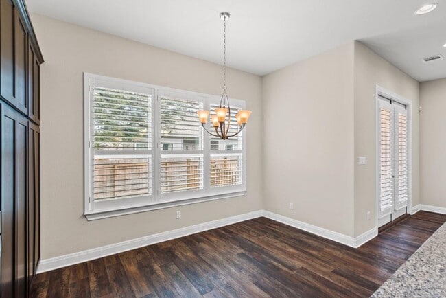 Building Photo - 3805 Wales Ct