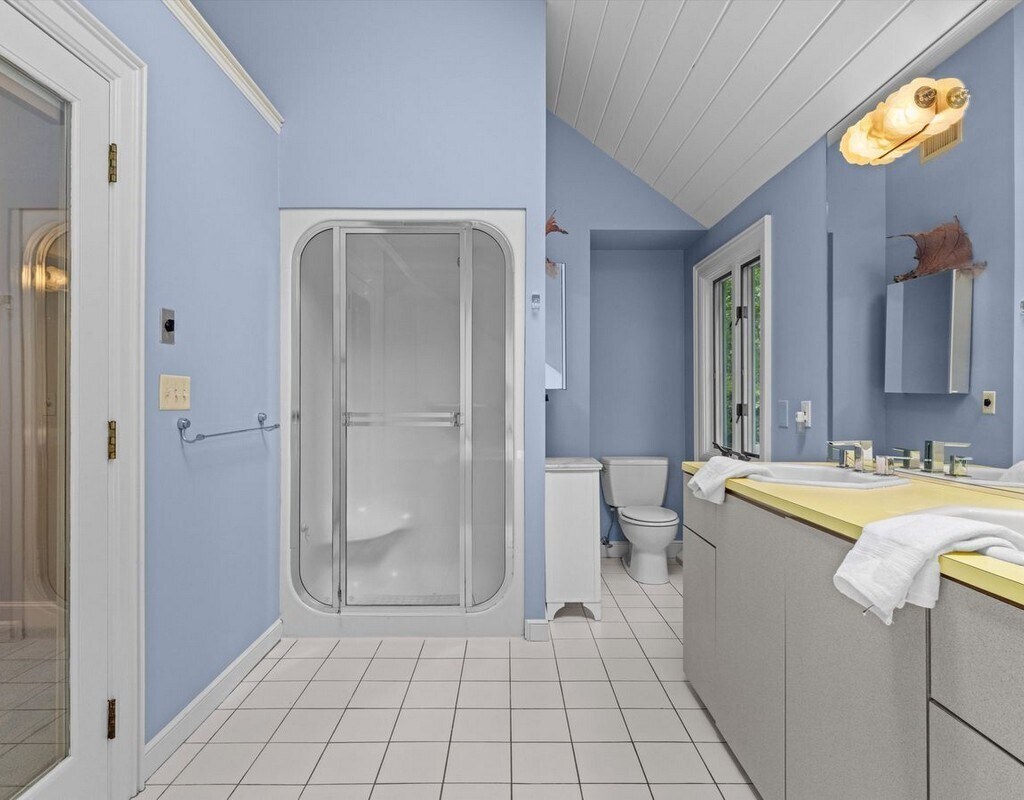 Building Photo - 9 Pleasantview Ter