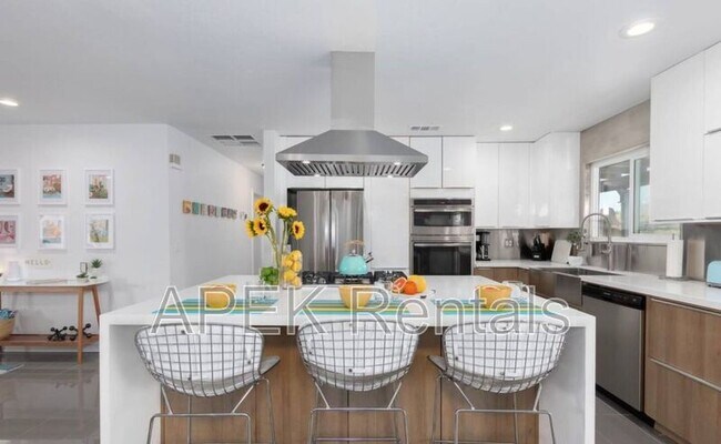 Building Photo - 2241 E Finley Rd