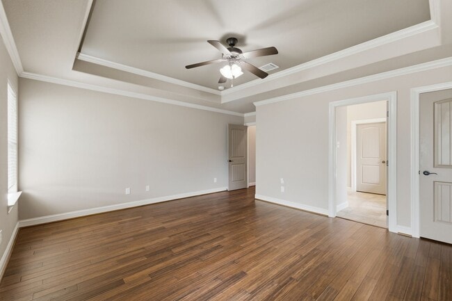 Building Photo - Spacious 3 Bed, 2 Bath House in Edelweiss Gartens Available Now!