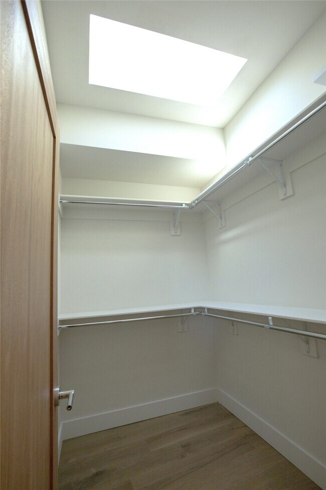 Building Photo - 3512 Mt Vernon St