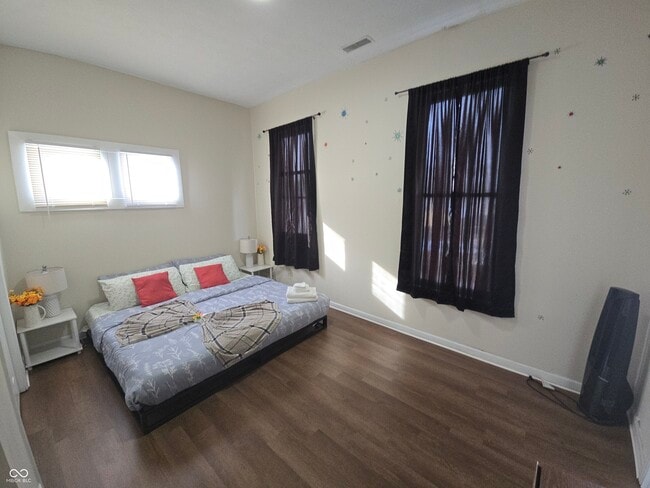 Building Photo - 1728 N Delaware St