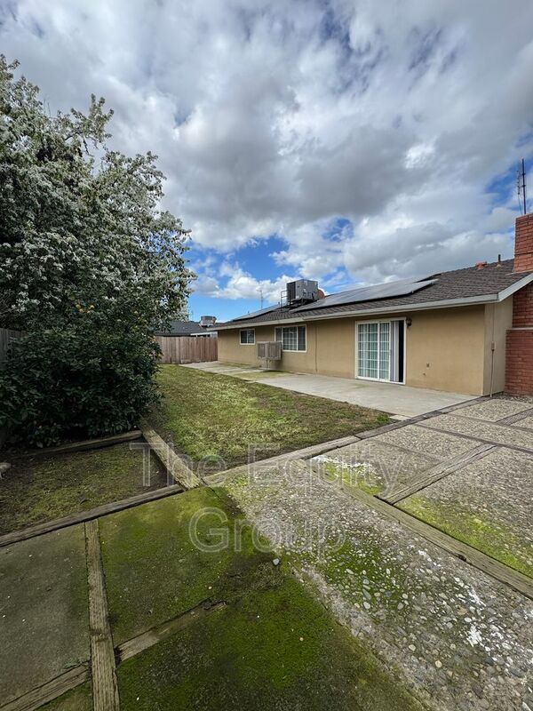 Building Photo - 1009 W Laura Ave