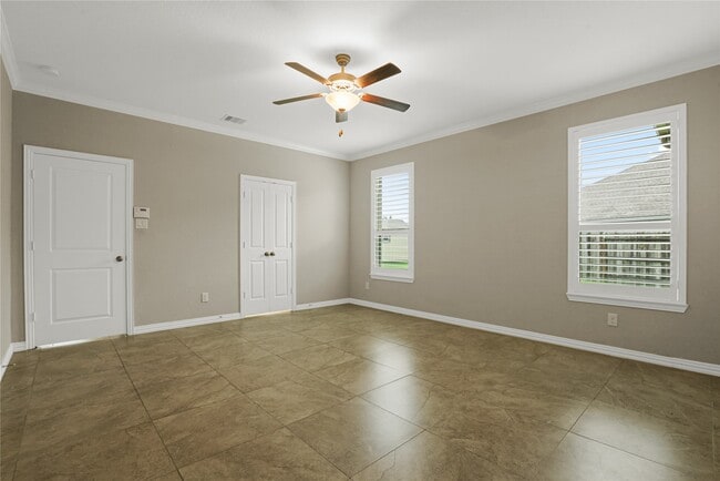 Building Photo - 8903 Lost Castle Wy