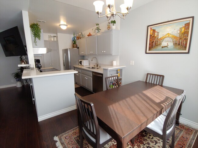 Building Photo - 5403 Newcastle Ave