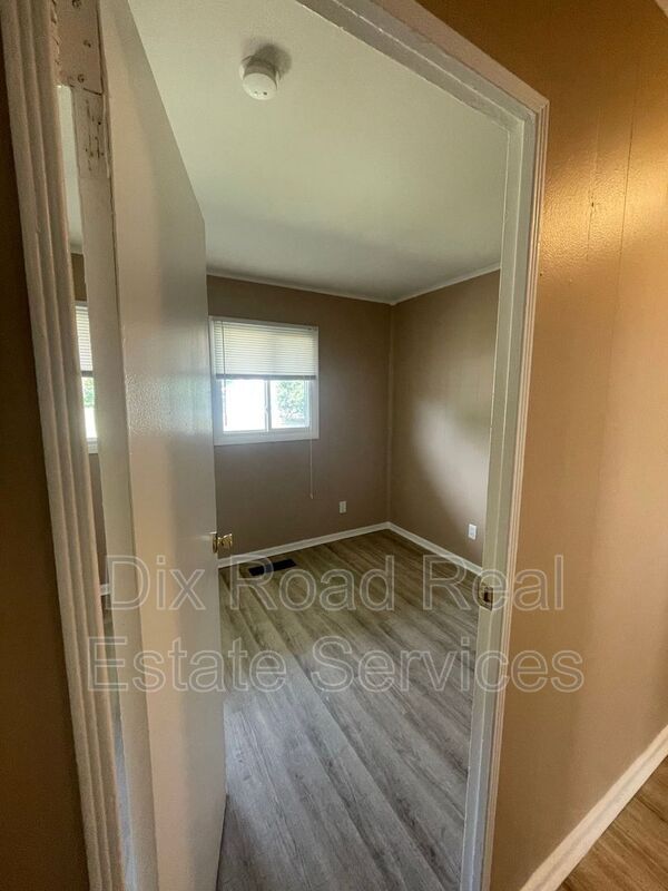 Building Photo - 4910 Porterfield Dr