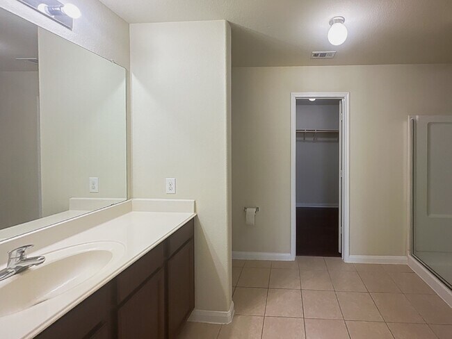Building Photo - **CUTE 3 Bedroom Home, Move-in Ready**