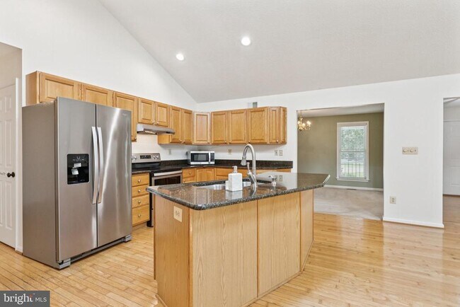 Building Photo - 14610 Balsam Ct