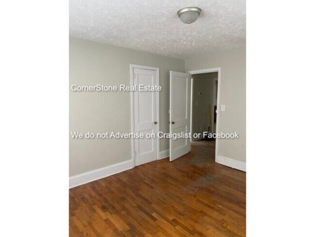 Building Photo - 881 W Orange St