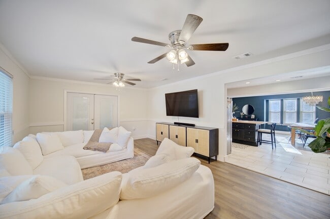 Building Photo - 1024 Juniper Ave