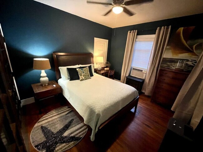 Building Photo - 2521 Avenue Q