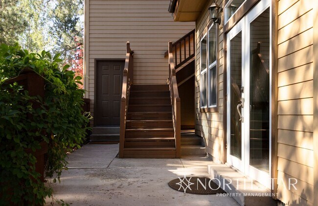 Building Photo - Spacious Bend 3 bed/2 bath Residence w/ Of...