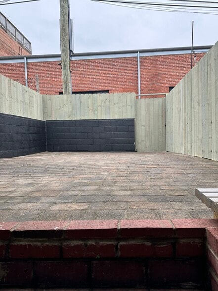 Building Photo - 627 S Eaton St