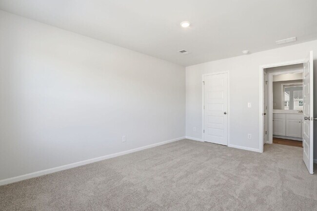 Building Photo - "Brand New 3-Bed Home with 2.5 Baths on Tiliwa Street – Your Summerville Sanctuary Awaits!"