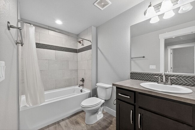 Building Photo - 8479 Cromwell Dr