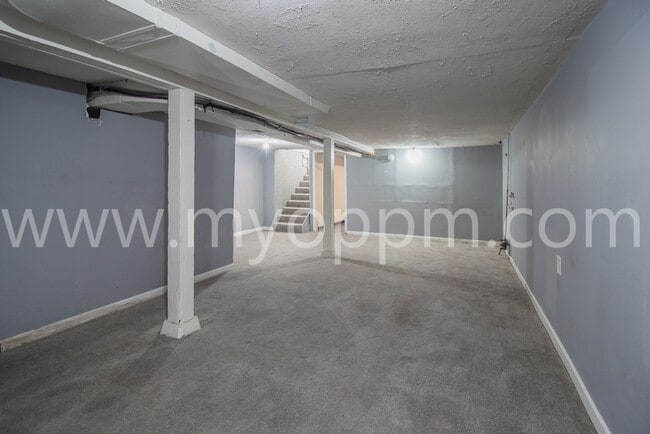Building Photo - 2 Bed / 1 Bath House - 30th & Seward