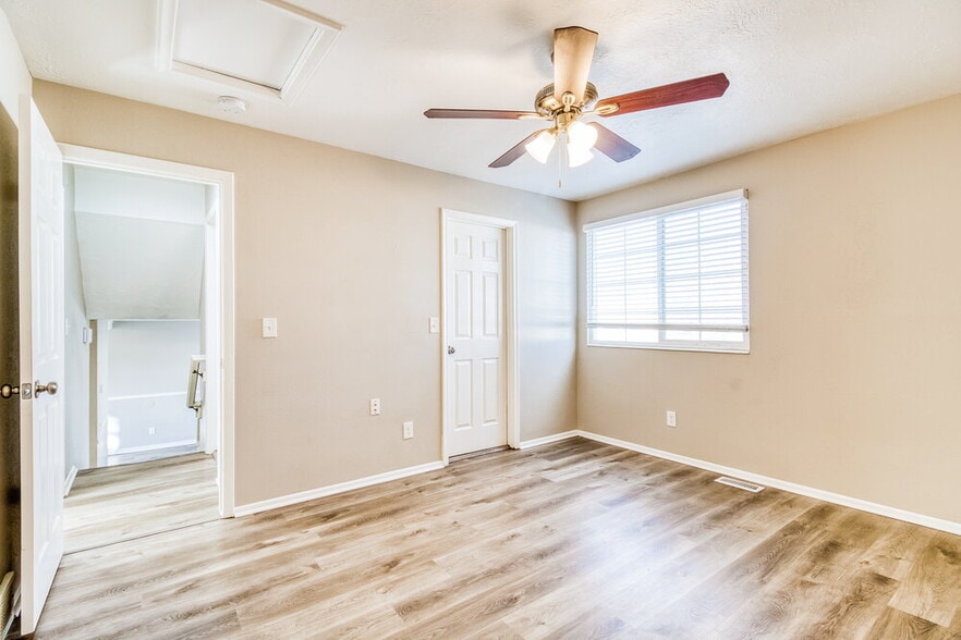 Building Photo - 3988 Burningham Dr