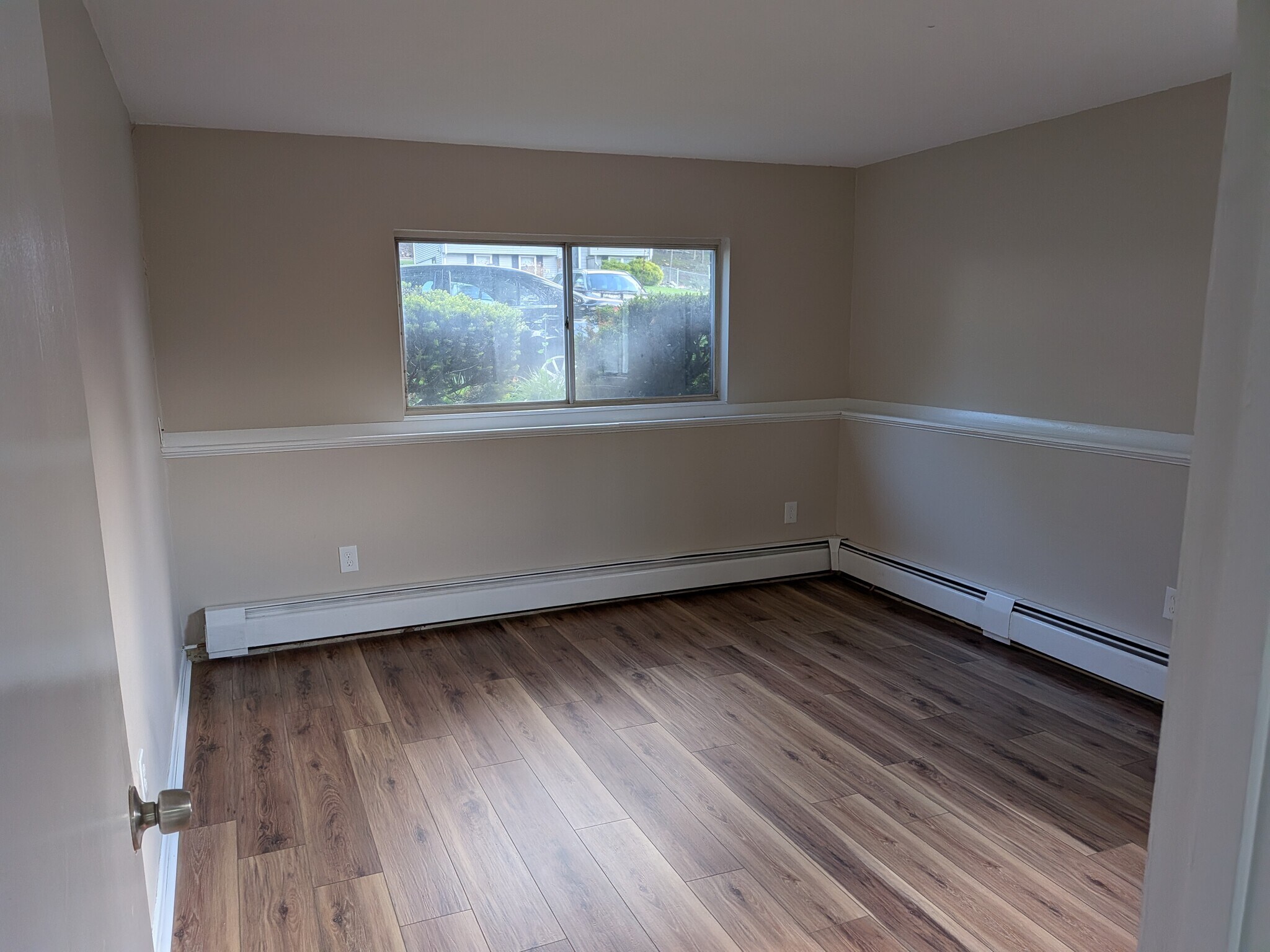 Building Photo - 540 E Merrimack St