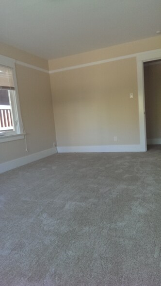 Building Photo - 915 Grand Ave