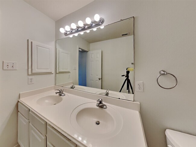 Building Photo - 4822 Wilderness Glen Ct