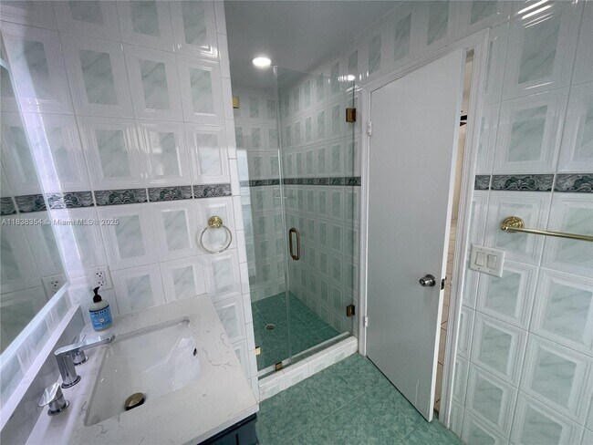 Building Photo - 8482 NW 166th Terrace