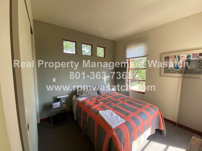 Building Photo - Check out This Stunning 3 Bedroom 2.5 Bath...