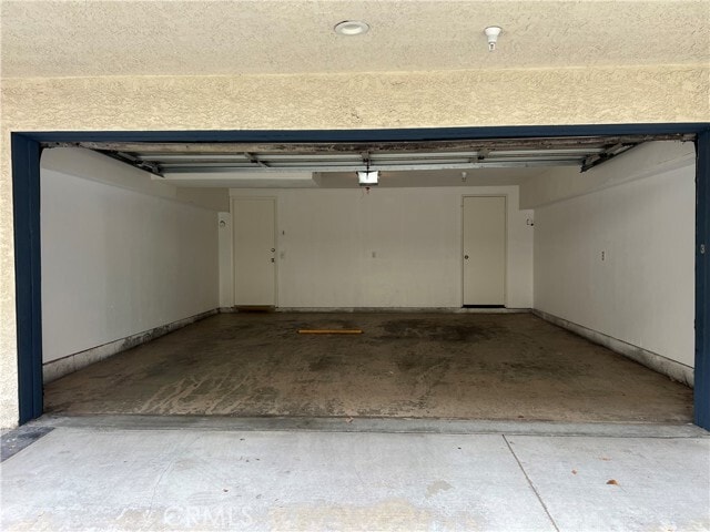 Building Photo - 711 W Duarte Rd