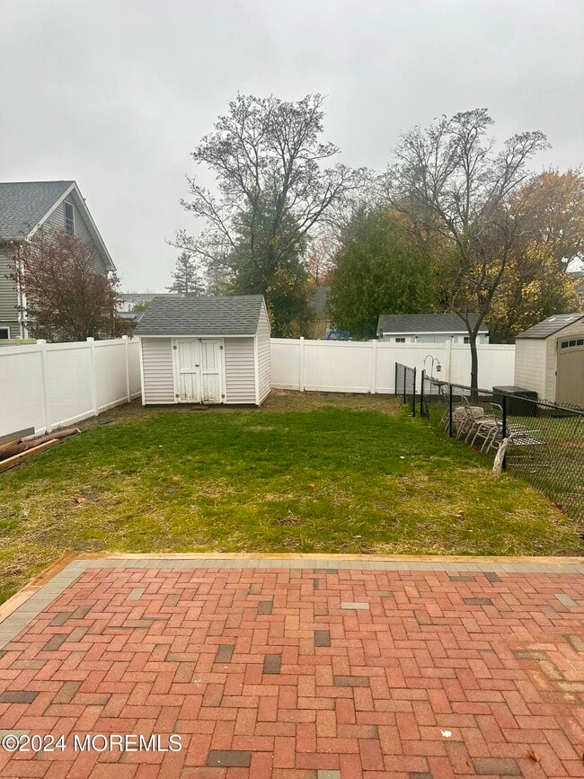 Building Photo - 73-75 Church St