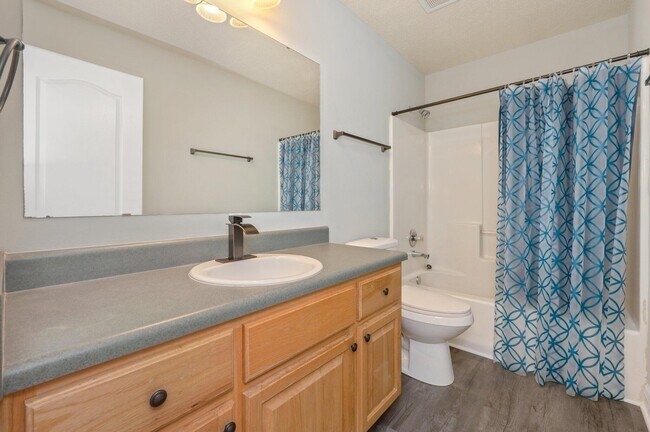 Building Photo - 654 Territory Ln