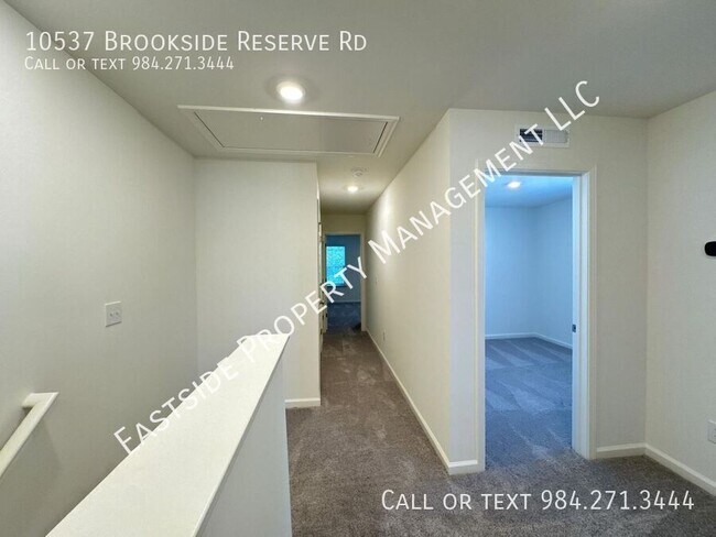 Building Photo - 10537 Brookside Reserve Rd