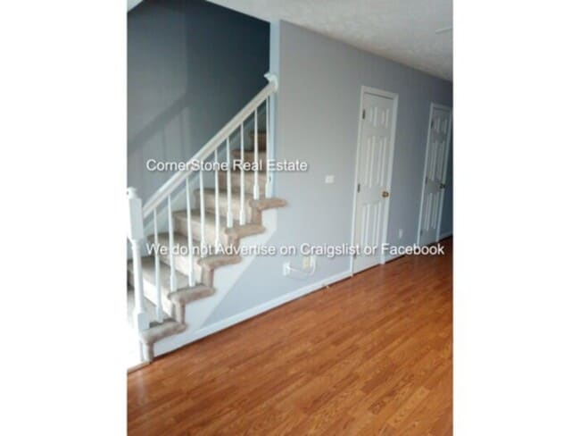 Building Photo - 405 Cityview Ln