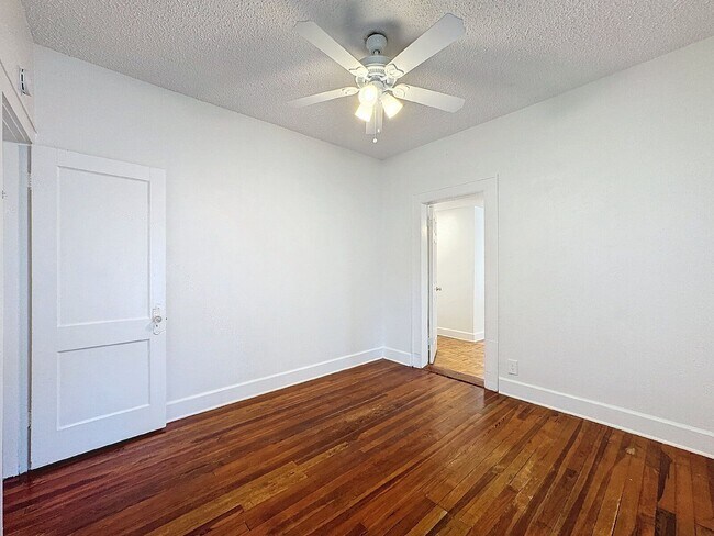 Building Photo - 226 9th Ave N