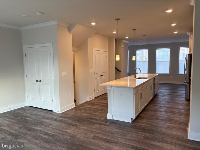 Building Photo - 139 Rubens Dr