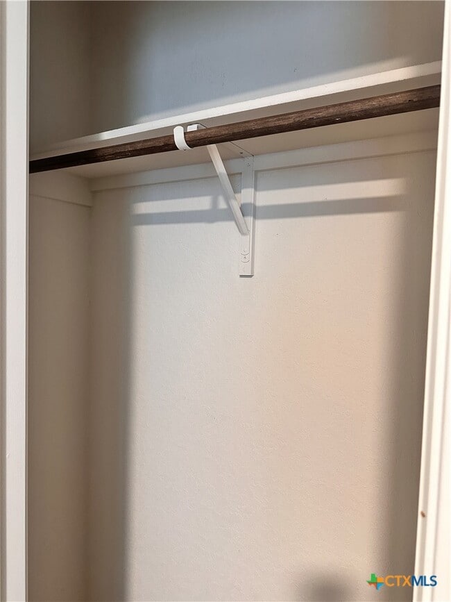 Building Photo - 101 Calgary Ln