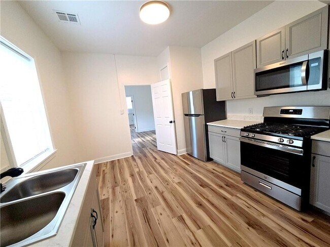 Building Photo - 1624 N Miro St