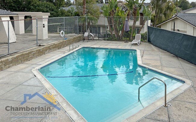 Building Photo - Cozy 3 Bedroom Townhouse in the Bay Shores South Community