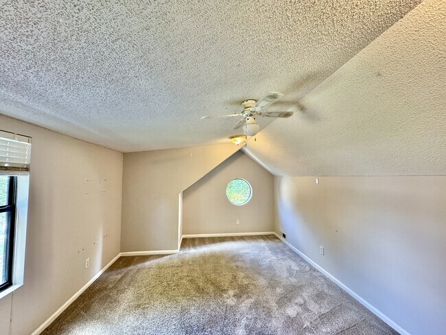 Building Photo - 218 Oligi Cir