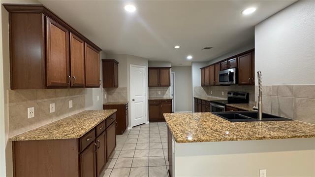 Building Photo - 1404 Chrome St