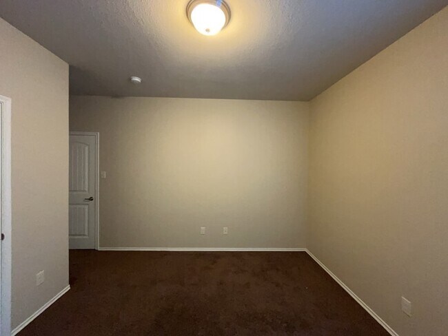 Building Photo - 257 Allerton Ln