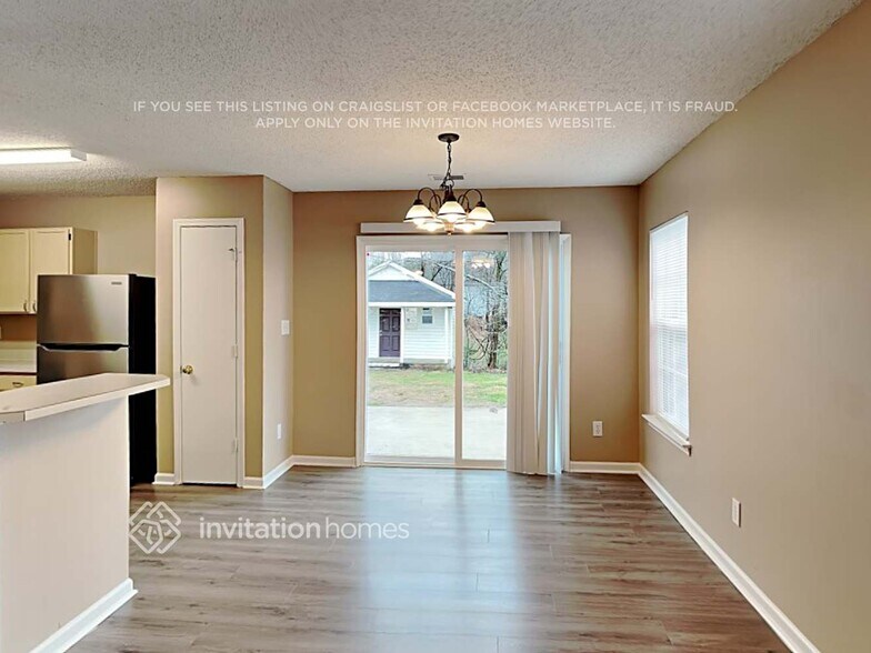 Building Photo - 3049 Parade Ln SW