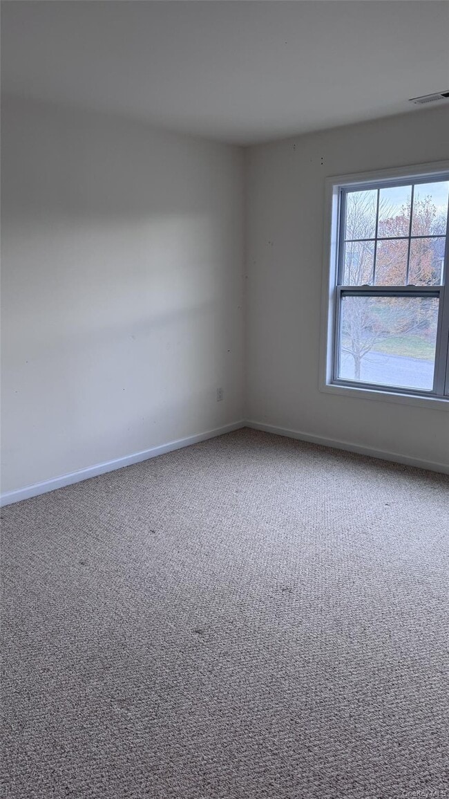 Building Photo - 245 Buttonwood Way