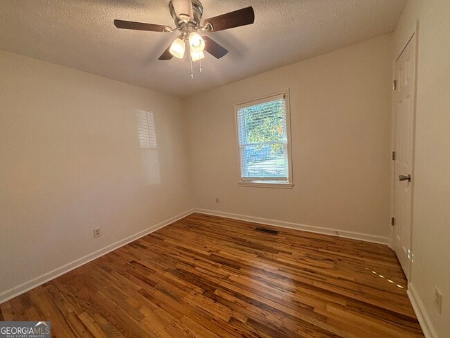 Building Photo - 1015 Highland Ave